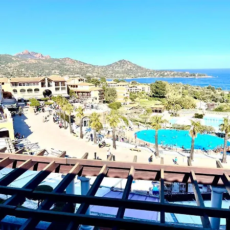 Village Cap Esterel Duplex Vue Centre 아파트